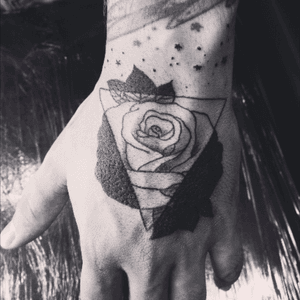 Rose #black #tattoo #tattoodo #rose #blackwork #blackworktattoo 
