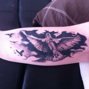 Dove tattoo i done #ink#inks#inked#inksling#inkslinger#tat#tats#tatt#tatts#tattoo#tatto#tattoos#tattooist#tattooertattooing#divetattoo#blackandgrey#blacktat#realism#inkkid 