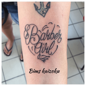 #barbergirl attention les femmes #barbiere     Font de l ombre aux #barbier #bims #bimstattoo #bimskaizoku #coeur #heart #lettering #letters #blackwork #blackworkers #blxckwork #tatouage #paristattoo #tattoo #tattoos #tattoogirl #tattooaddict #tattooink #tattooedgirl #tattooart #tattooed #tattoolife #tattoolover #tattoostyle #tattooartist #paname #paris #inkedgirls 