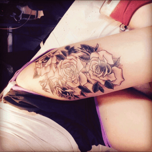 My beautiful roses. Still in love with them :) #roses #legtattoo #inked #girl #woman #girlytattoo #tattooart 