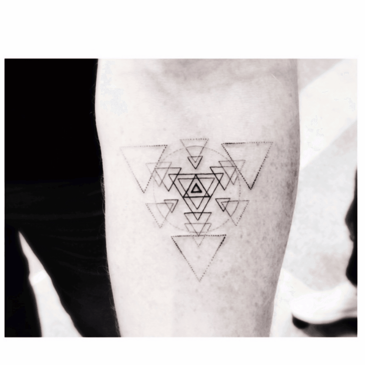 Татуировка перевернутый треугольник