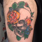 skull and flowers tattoo #tattoo #tattoos #tattooart #skull #skulltattoo #skullandflowers #tattooartist #newschool #newschooltattoo #colorful 