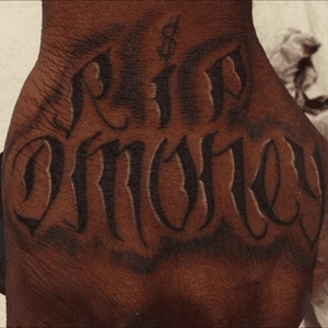Tattoo by doscaras #riptattoo #nametattoo #tattoo #tatuaje #ink #handtattoo #tattooartist #mesaarizona