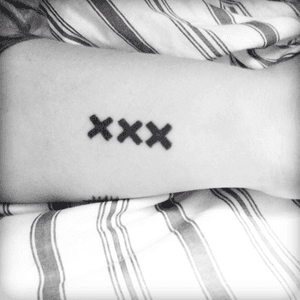 tattoo done on vacation in Amsterdam #handtatoo #XXX #firsttattoo #Amsterdam 