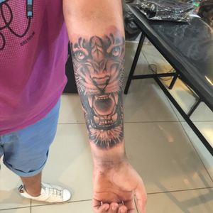 Tiger by mario demarchi- 🇦🇷🌎🐯 #tigre #tiger #realism #blackandgreytattoo #Argentina 