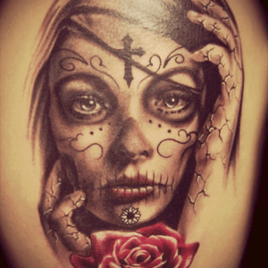 Always wanted one of these tattoos on my foot defo getting it not sure to get relastic or a traditional sugar skull or half and half?? 🤔🤔 #RelasticOrTraditional #LetMeKnowYourThoughts #VoteForRelasticOrTraditonal #OneForTheFuture #GorgeousTattoo #LoveIt  #GetMeBookedIn #ReadyForThePain #TattooAddict