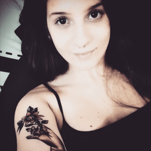 🦄 #tattoodobabe #tattooedgirl 