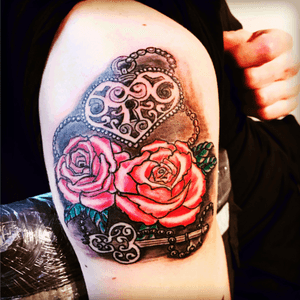 #tattoo #tattoorose #tattooartist #lock #roses #ink #inked #tatuaje 
