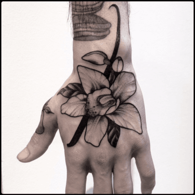 #black #vanilla #flower #tattoo #blackwork #totemica #ontheroad 