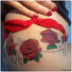 Tattoo - 05/10/2016 - #art #artwork #draw #drawing #design #desenho #ink #inked #paint #painting #tattooed #tattooing #tattooist #instatattoo #handcrafted #handmade #graphics #colors #roses #flowers #red #013 #nofilter #tattoodo #claudiocruz