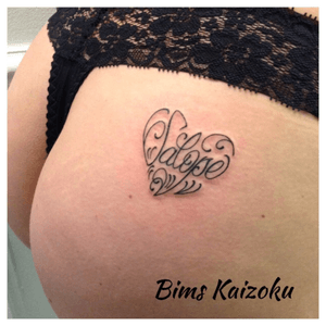 #Bims #bimskaizoku #bimstattoo #coeur #heart #letters #lettering #typography #salope #inked #ink #paris #paname #tattoo #france #french #paristattoo #blackwork #tattrx #tattooart #tattooer #tattooartist #tattooed #tatouage #blxckink #blxckwork 