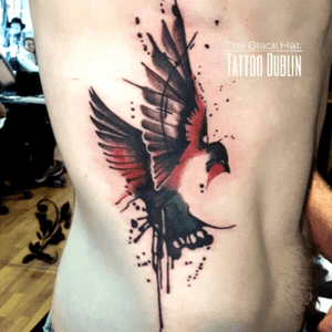 A beautiful and colorful bird on the ribs done by @mihail.alin yesterday! What a job! Well done 😊 . @mihail.alin @theblackhattattoodublin theblackhattattoo.com @noregretsbucharest . . #ribs #ribstattoo #bird #birdtattoo #colorbirdtattoo #tattoodublin #dublintattoo #tattooartist #tats #tatouage #tatuagem #blackhatdublin