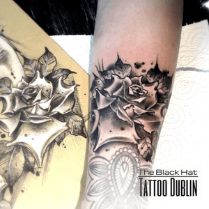 When you gonna have a full sleeve at the end but you like doing it step by step.... 😜 . Last one of yesterday from an original design by Sergy. Have a nice day 😊 . . . #neotraditional #rose #rosetattoo #tattoodublin #dublin #besttattooidea #armtattoo #ink #inked #dublintattoo #customdesign #besttattooartist #tattooartistdublin #tats 