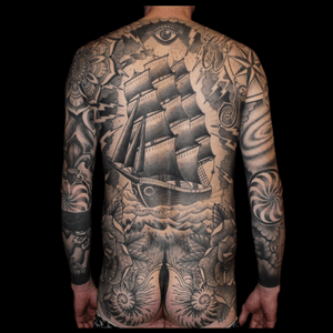 Tattoo done by Mathias Bugo at Artribal Tatouages #traditional #blackworker #ship #backpiece #sealife #storm #traditionaltattoo 
