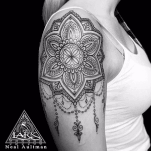 Black and gray mandala tattoo Lark Tattoo artist Neal Aultman #blackworktattoo #decorative #mandala #tattooedwomen #woman 