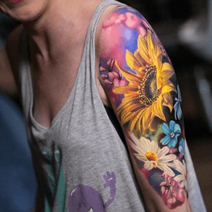 Luka Lajoie. #tattoodo #TattoodoApp #TattoodoBR #tatuagem #tattoo #inspiração #inspiration #tattooinspiration #instattoo #girassol #sunflower #LukaLajoie 