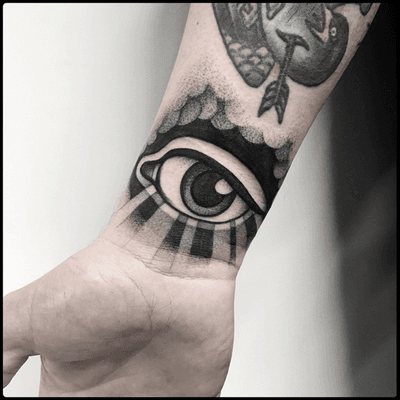 #totemica #tunguska #black #eye #clouds #sky #rays #tattoo #blackworkers #originalsintattooshop 