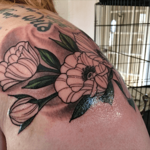Start of my sleeve. Fresh outline, shading and leaves completed. Still have the reds of the poppies to go. Second session set for May 14th. Done by Nate Kowalski @ArtisticImpressions in Niagara Falls, ON