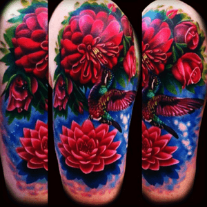 Love the colors @megan_massacre puts into her tattoos 👌🏽