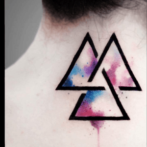 Got my second tattoo done, and i'm so proud of it!#tattoo #watercolor #neck #celticsymbol #tattooluxembourg #absolutink #
