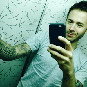 Airplane bathroom selfie flying from tokyo to the us! #tokyo #usair #usa #houston #dallas #santoago #chiletattoo 