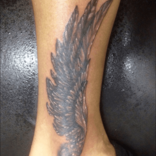 Uno de los tatuajes que tanto queria son 4 alas  #Tattoodo #miamiink #amijames #dreamtatto 