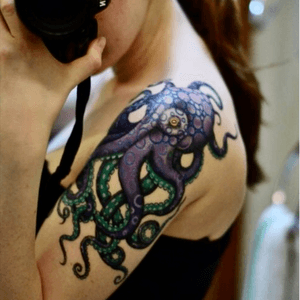 Love octopus! These colors look great on her! #octopus #purple #green #shoulderpiece 