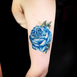 #naiomitattoo #bluerose #flower 