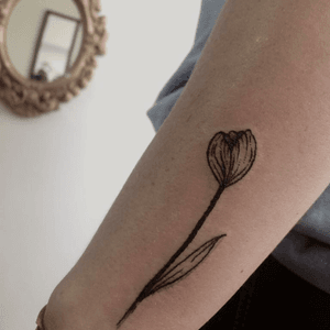#flower #flowertattoo #tattooartist #linework 