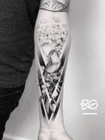 By RO. Robert Pavez • Waiting for Haven ➖ Studio Zoi tattoo Stockholm 🇸🇪 • 2018 • #engraving #dotwork #etching #dot #linework #geometric #ro #blackwork #blackworktattoo #blackandgrey #black #tattoo #fineline