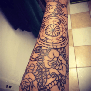 Begining of my half-sleeve ~ #roses #outline #pocketwatch 