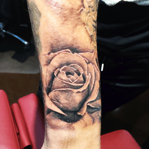Rose on wrist. #rose #dreamtattoo #wristtattoo 