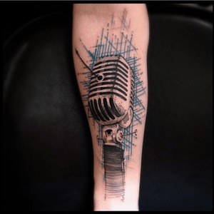 Artist #VictorMontaghini #microphone #music #singing 