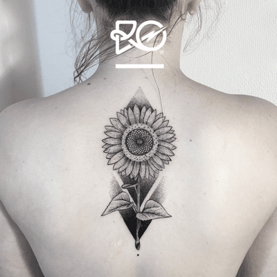 By RO. Robert Pavez • Sunflower • Studio Nice Tattoo • Stockholm - Sweden 2017 • Please! Don't copy® • #engraving #dotwork #etching #dot #linework #geometric #ro #blackwork #blackworktattoo #blackandgrey #black #tattoo 