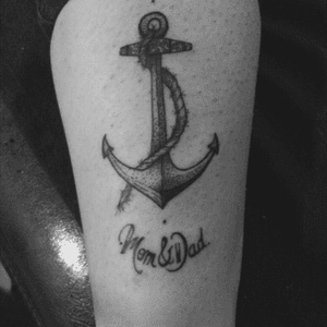 An anchor will always be a classic tattoo in this case is dedicated to mom and dad.