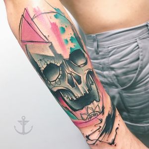 Watercolor skull by Felipe Bernardes