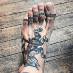  #freehand #handpoked #toes #selftattooing - #foot #black #color #SeverovRomaTattooer @severovroma 