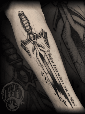 Espada medieval feita ontem aqui em Rio Verde-Go, obrigado a confiança e liberdade! #rataria #tattoo #blackwork #blackworkers #blackworkerssubmission #ttblackink #onlyblackart #theblackmasters #tattooartwork #inkstinct #inkstinctsubmission #tattoosoftheday#superbtattoos #wiilsubmission #stabmegod #tattoos_artwork #swordtattoo #sword 