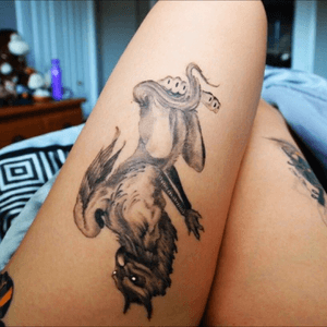 The thigh tattoos never end 💜 #thigh #thighink #thighpiece #Griffin #leg #legtattoo #greyscale #blackandgrey #blackandgreyanimal #beautiful #girlswithtattoos #girlswithink #tattoo #Tattoodo #ink #inked #inkaddict #inkedgirls #tattooed #tattooedgirls 