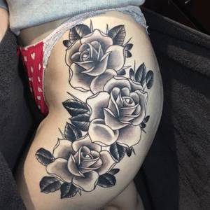 Trad roses #roses #rosetattoo #rose #trad #tradrose #tattoo #tradtattoo #blackandgrey #hiptattoo #girlswithink #girlsandtattoos #inked #inkedgirls #jktatts #melbourne #tattoosforwomen #tattooedwoman  #tattooedgirls #tattoodo #australia 