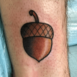 Custom neo-trad #acorn I made for a client. #neotraditional #traditional #acorntattoo 