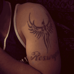 "Resurgam" translates from latin as "I shall rise again". Looking to add to this, upper arm only. 