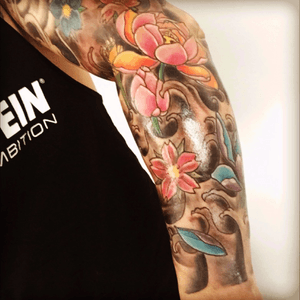 Sleeve finished #butterfly #sleeve #colour #lotus 