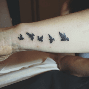 Little bird tattoo #blackworks #tattoo #smalltattoos #bird 