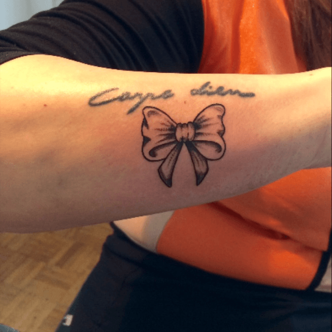 21 Small Bow Tattoo Ideas To Repeat  Styleoholic