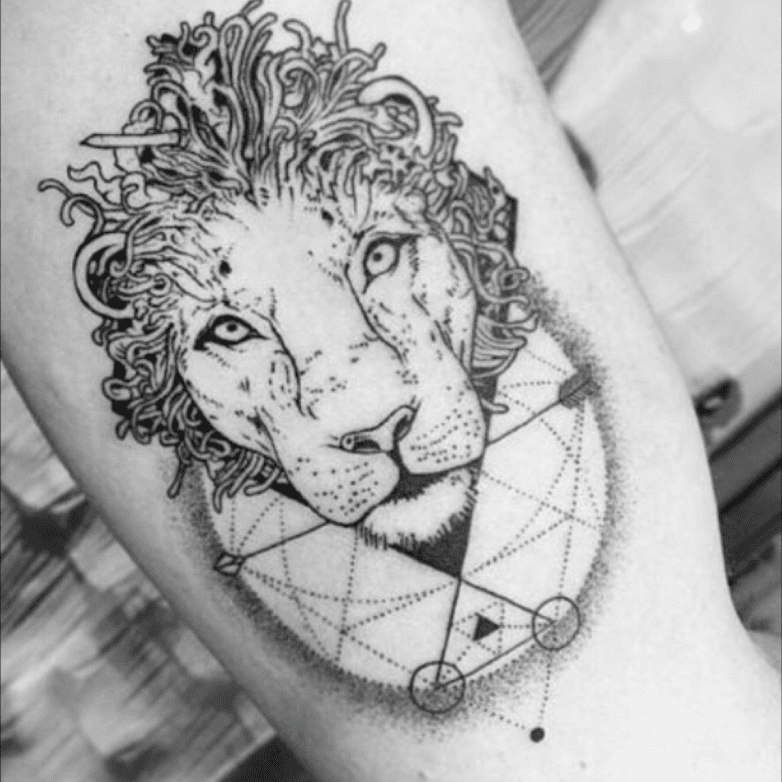 Tattoo uploaded by Alysson Bonjorne • #lion #geometric #psychedelic  #features • Tattoodo