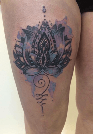 Done by Xenia Aarts - Resident Artist.                            #tat #tatt #tattoo #tattoos #amazingtattoo #ink #inked #inkedup #amazingink #lotusflower #flower #watercolor #watercolortattoo #watercolortattoos #legpiece #legtattoo #amazingart #art #culemborg #netherlands 