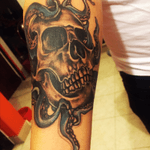 Skull and tentacles