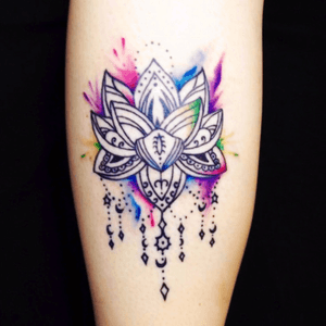 Tattoo feita pelo artista Luiz Fonseca! #aquarela #mandala #tattoofeminina #coverupstudio #tattooniteroi #tattoorj 