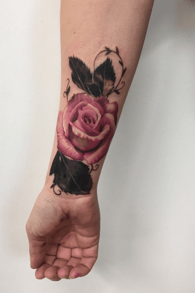 #coverup #tattoooftheday #rose #feminine #realistic 